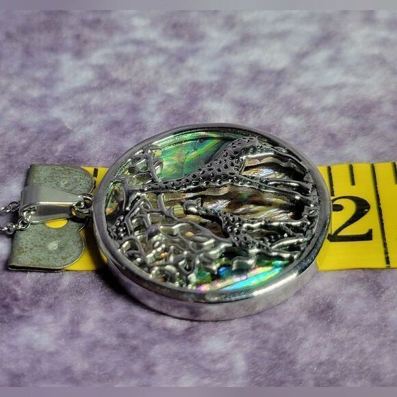 Abalone Giraffe Pendant Necklace - Picture 3 of 12